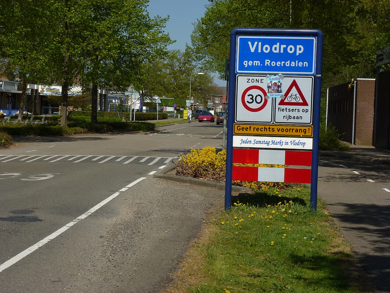 Plaatsnaambord aan de entree van Vlodrop op een archieffoto uit 2013.